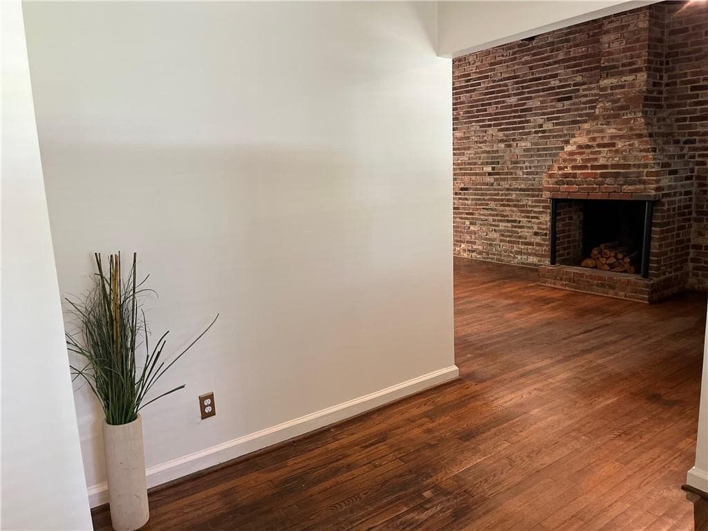 2 bedroom, 2 bathroom, 1,065 sq ft duplex for rent at 1945 Dellwood Drive B, Atlanta, GA 30309 for $2,300 a month — photo 10