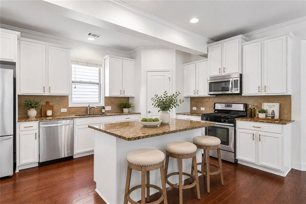 3 bedroom, 3 bathroom, 2,367 sq ft single family residence for sale at 3534 S Sherwood Road, Smyrna, GA 30082 — photo 5