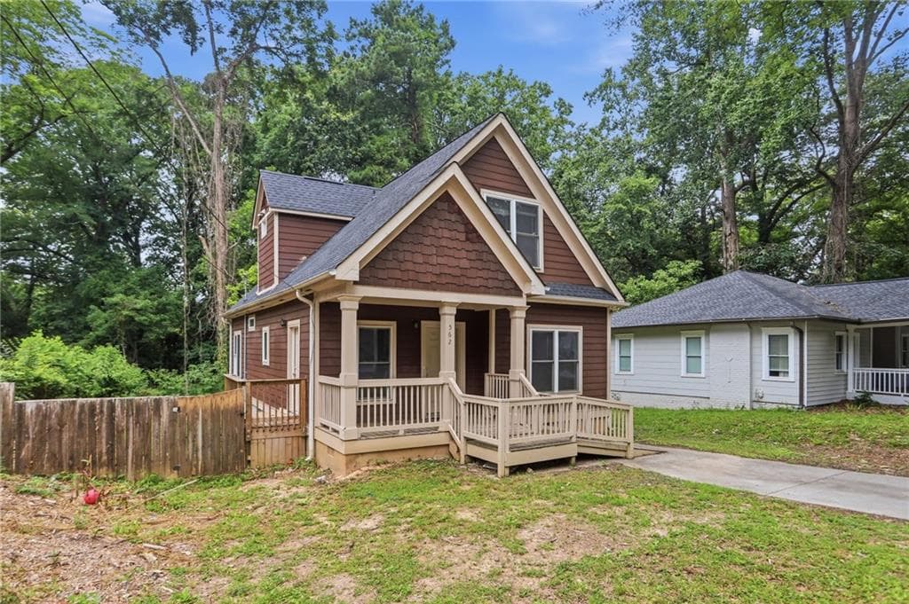 4 bedroom, 3 bathroom, 1,607 sq ft single family residence for sale at 562 Woodlawn Avenue, Atlanta, GA 30318 — photo 3