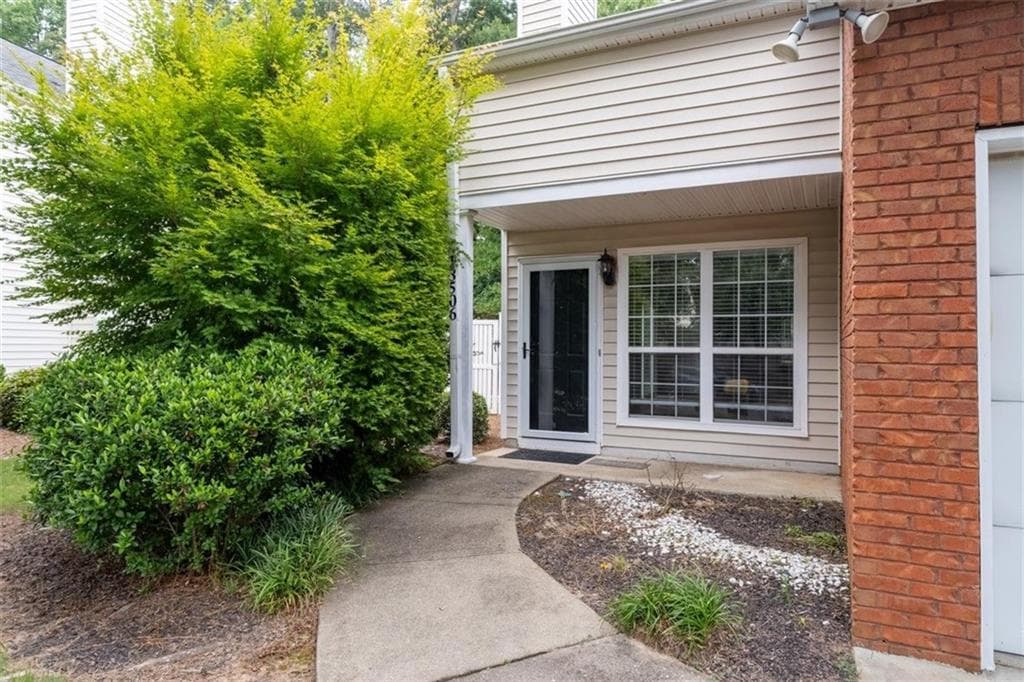 3 bedroom, 2 bathroom, 1,120 sq ft single family residence for rent at 13506 Aventide Lane, Alpharetta, GA 30004 for $2,200 a month — photo 5