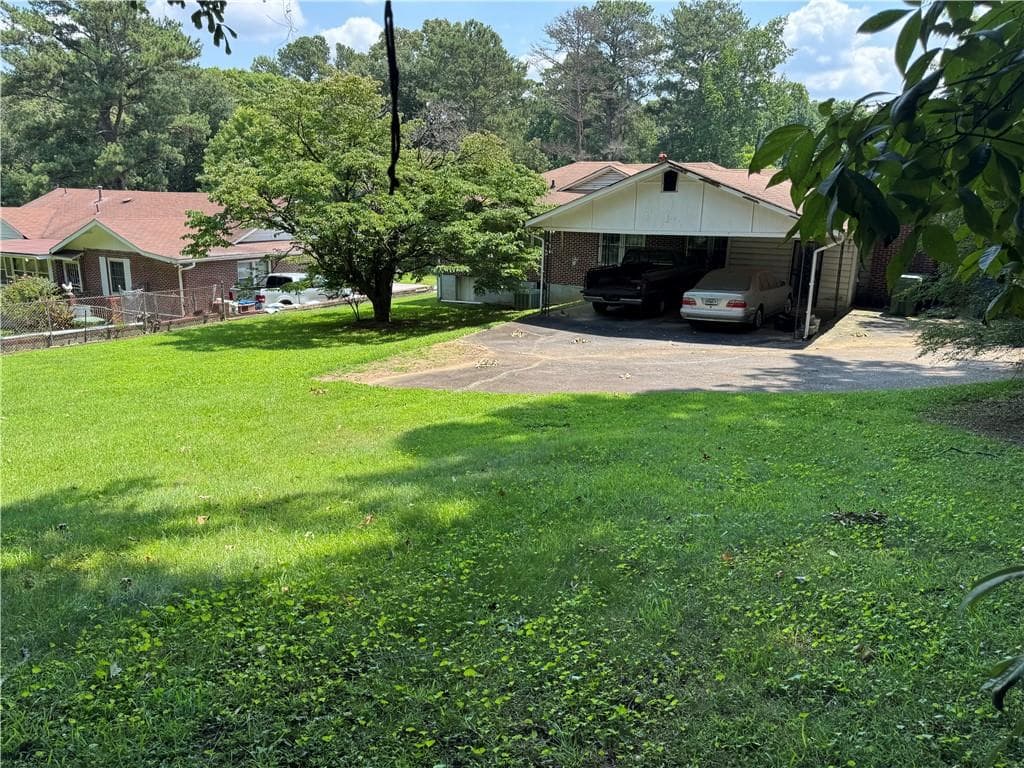 3 bedroom, 2 bathroom, 1,892 sq ft single family residence for sale at 1015 Lynhurst Drive, Atlanta, GA 30311 — photo 4