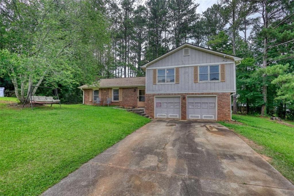 3 bedroom, 2 bathroom, 1,456 sq ft single family residence for sale at 434 Sweet Water Trail, Conyers, GA 30094 — photo 1 of 29