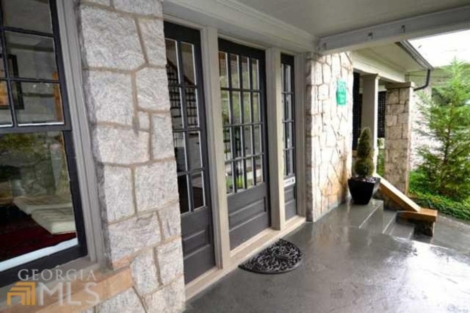 4 bedroom, 3 bathroom, 2,920 sq ft single family residence for sale at 1079 Monroe Drive, Atlanta, GA 30306 — photo 5