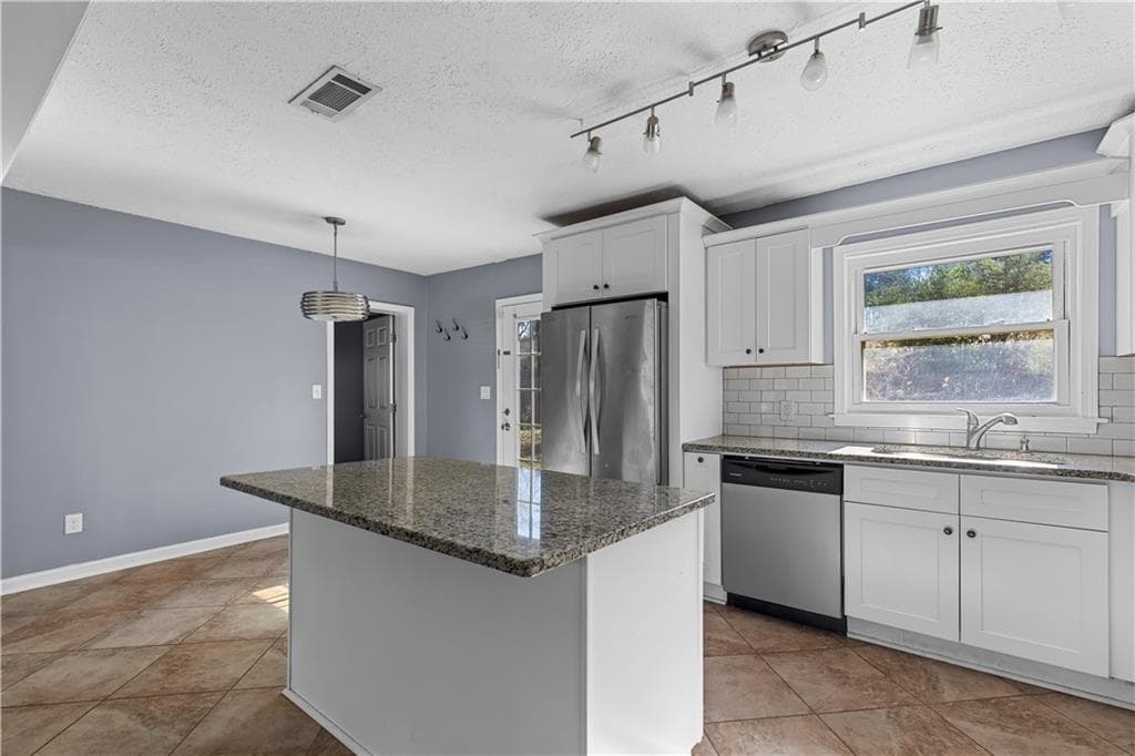 4 bedroom, 2 bathroom, 1,582 sq ft single family residence for sale at 3261 Bonway Drive, Decatur, GA 30032 — photo 10
