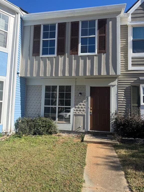 2 bedroom, 2 bathroom, 1,008 sq ft townhouse for sale at 432 Prince Of Wales, Stone Mountain, GA 30083 — photo 1 of 13
