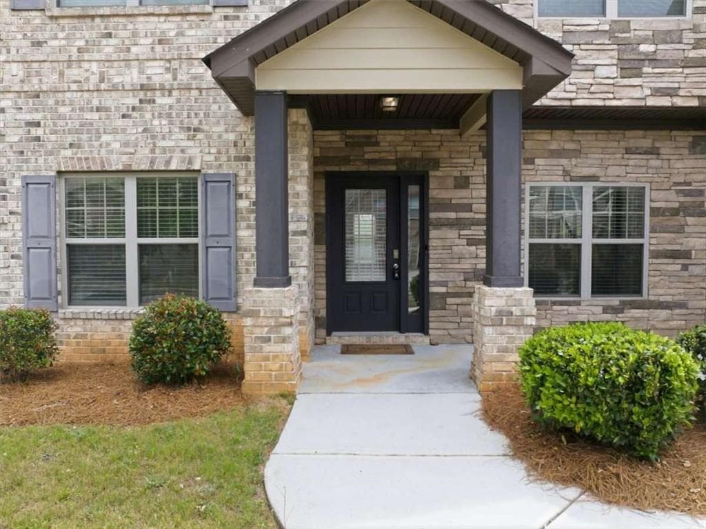 5 bedroom, 4 bathroom, 3,126 sq ft single family residence under contract at 6636 Coker Way, Jonesboro, GA 30238 — photo 3