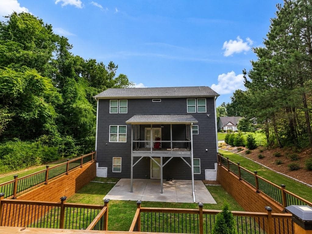 4 bedroom, 2 bathroom, 3,322 sq ft single family residence for sale at 655 Transit Circle, Atlanta, GA 30349 — photo 6