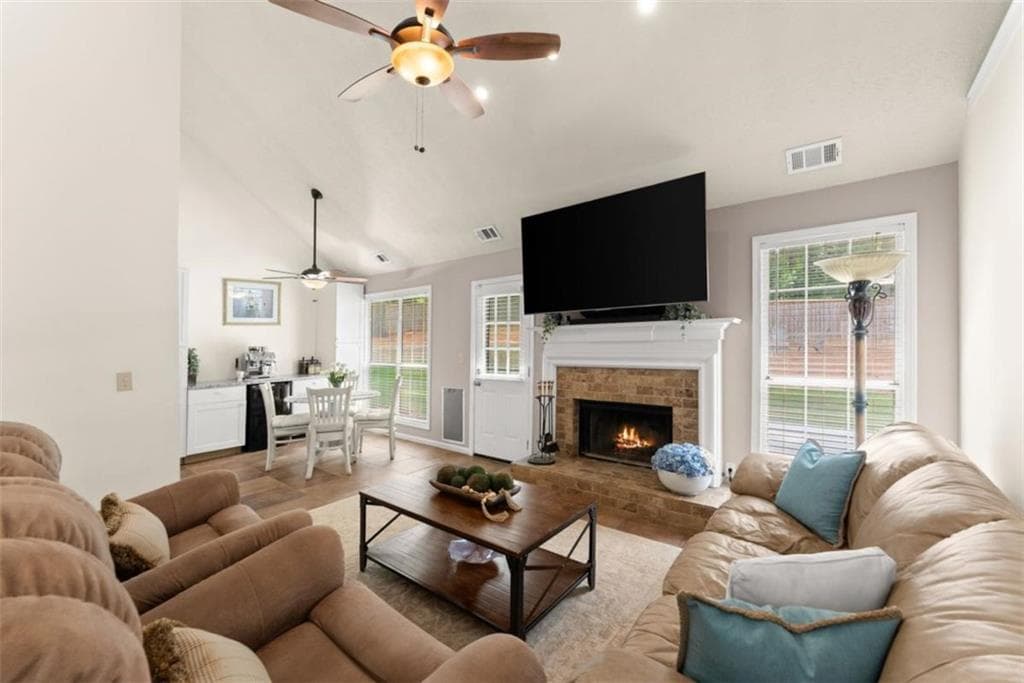3 bedroom, 2 bathroom single family residence under contract at 2035 Huntington Hill Trace, Buford, GA 30519 — photo 6