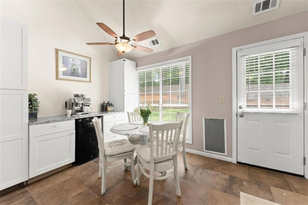 3 bedroom, 2 bathroom single family residence under contract at 2035 Huntington Hill Trace, Buford, GA 30519 — photo 9