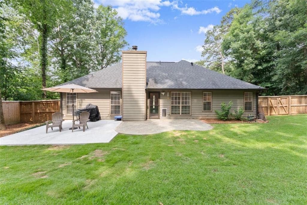 3 bedroom, 2 bathroom single family residence under contract at 2035 Huntington Hill Trace, Buford, GA 30519 — photo 4