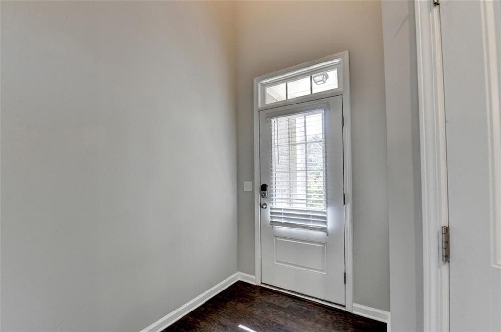 3 bedroom, 3 bathroom, 1,932 sq ft townhouse for rent at 7245 Heritage Oak Court, Cumming, GA 30040 for $2,350 a month — photo 4