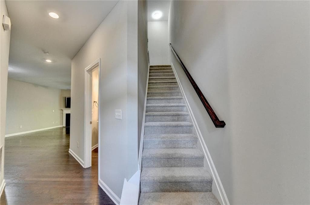 3 bedroom, 3 bathroom, 1,932 sq ft townhouse for rent at 7245 Heritage Oak Court, Cumming, GA 30040 for $2,350 a month — photo 5