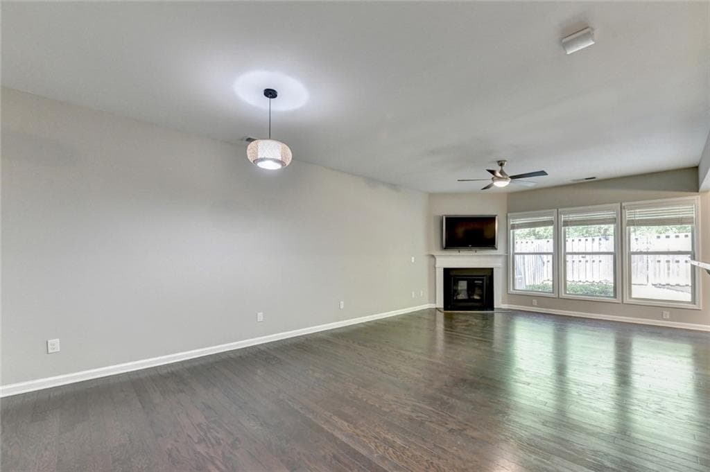 3 bedroom, 3 bathroom, 1,932 sq ft townhouse for rent at 7245 Heritage Oak Court, Cumming, GA 30040 for $2,350 a month — photo 7