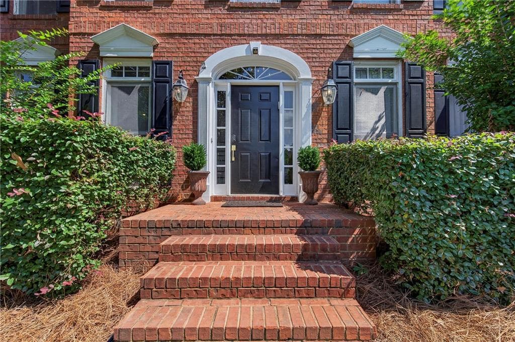 5 bedroom, 4 bathroom, 2,793 sq ft single family residence for sale at 715 Brafferton Way, Johns Creek, GA 30005 — photo 3