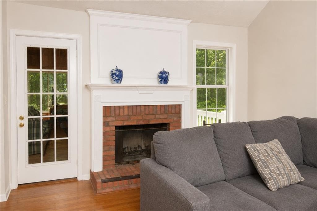 4 bedroom, 3 bathroom, 2,259 sq ft single family residence for sale at 4170 Gables Place, Buford, GA 30519 — photo 3