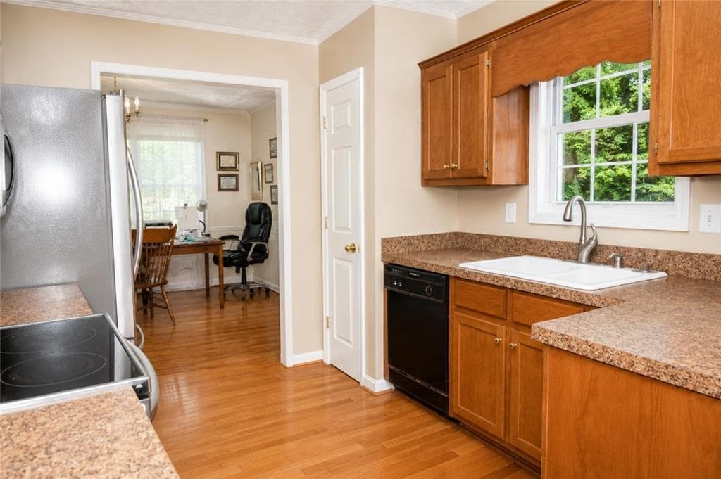 4 bedroom, 3 bathroom, 2,259 sq ft single family residence for sale at 4170 Gables Place, Buford, GA 30519 — photo 6