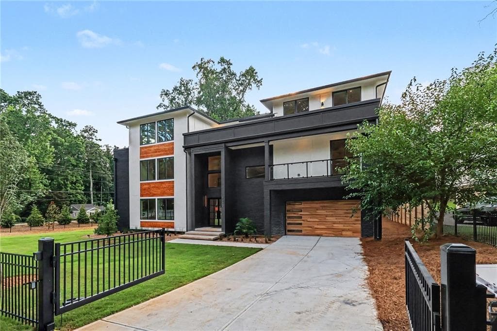 6 bedroom, 4 bathroom, 7,587 sq ft single family residence for sale at 1242 Brook Forest Drive, Atlanta, GA 30324 — photo 2