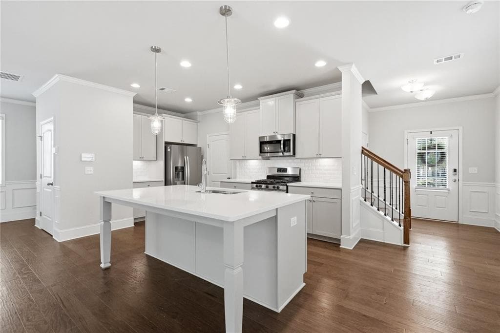 4 bedroom, 3 bathroom, 2,078 sq ft single family residence for sale at 6464 Crosscreek Lane, Flowery Branch, GA 30542 — photo 3