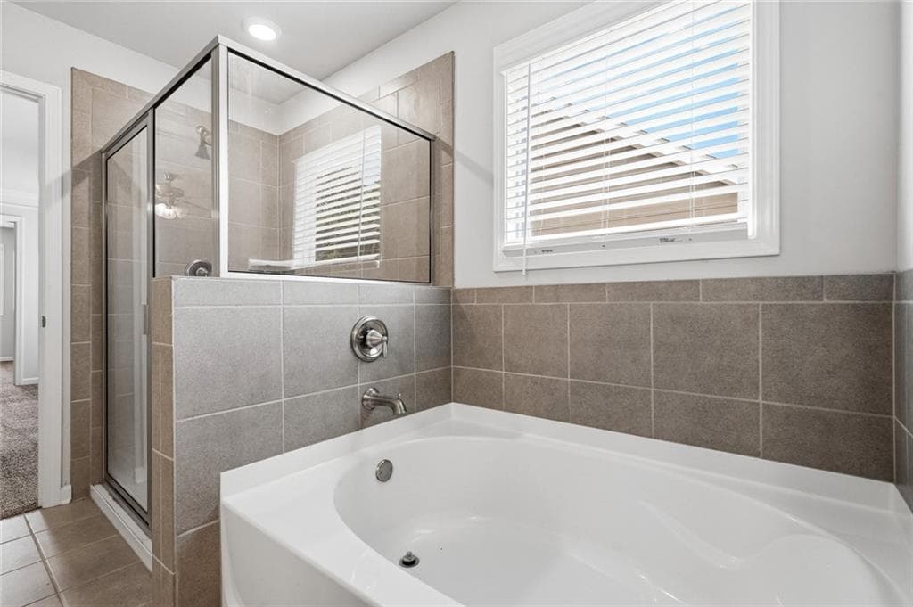 4 bedroom, 3 bathroom, 2,078 sq ft single family residence for sale at 6464 Crosscreek Lane, Flowery Branch, GA 30542 — photo 6