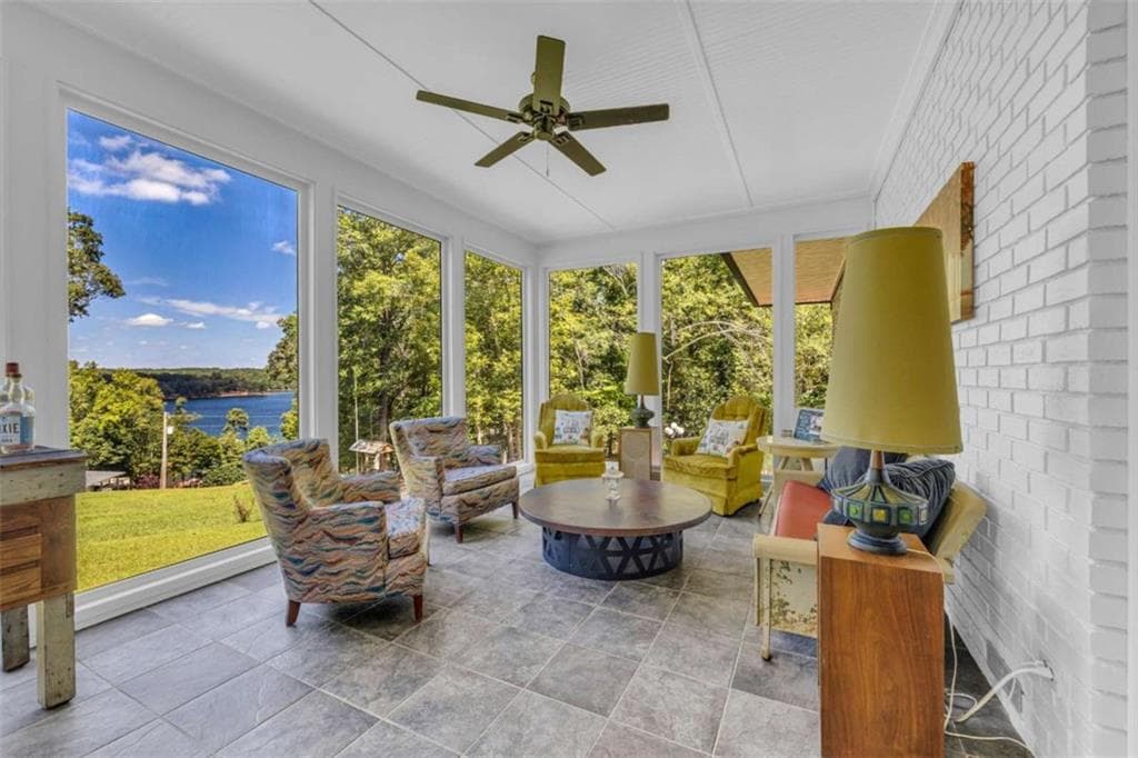 3 bedroom, 3 bathroom, 2,575 sq ft single family residence for sale at 83 Sugar Cane Drive, Hartwell, GA 30643 — photo 4