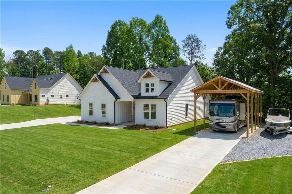 3 bedroom, 2 bathroom, 1,803 sq ft single family residence for sale at 4835 Price Road, Gainesville, GA 30506 — photo 3