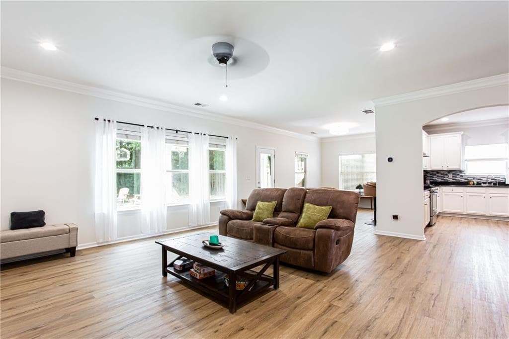 4 bedroom, 3 bathroom, 2,600 sq ft single family residence for sale at 190 Cornerstone Circle, Woodstock, GA 30188 — photo 5