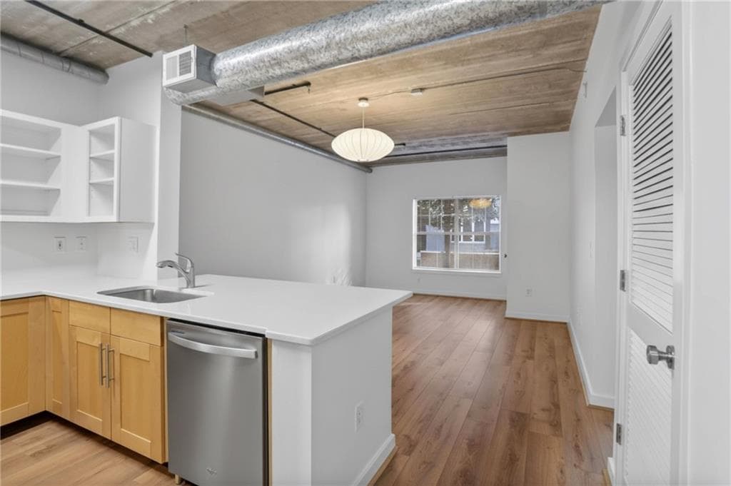 1 bedroom, 1 bathroom, 775 sq ft condominium under contract at 800 Peachtree Street 1020, Atlanta, GA 30308 — photo 6