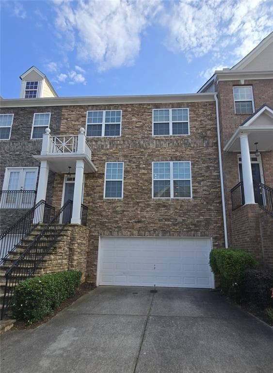4 bedroom, 4 bathroom, 2,591 sq ft townhouse for rent at 6099 Prestwood Drive, Johns Creek, GA 30097 for $2,800 a month — photo 1 of 36