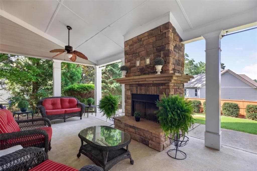 4 bedroom, 3 bathroom, 3,148 sq ft single family residence for sale at 362 Hanover Drive, Villa Rica, GA 30180 — photo 4