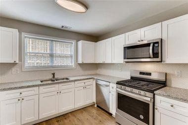 4 bedroom, 3 bathroom, 1,424 sq ft single family residence under contract at 2257 Asquith Avenue, Marietta, GA 30008 — photo 6
