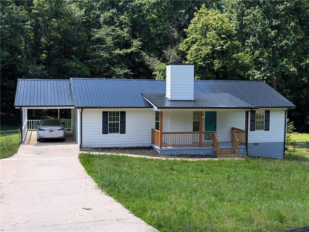 3 bedroom, 2 bathroom, 1,344 sq ft single family residence for sale at 5019 Bird Road, Gainesville, GA 30506 — photo 2