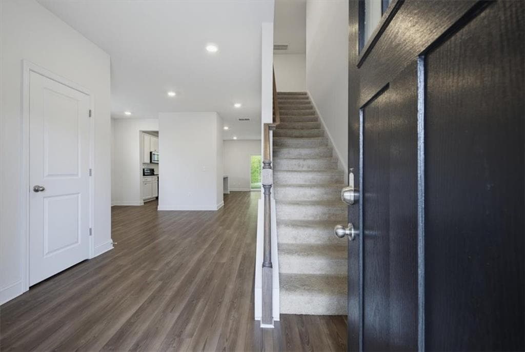 5 bedroom, 3 bathroom, 2,832 sq ft single family residence for sale at 131 Dew Drop Point, Dallas, GA 30157 — photo 5