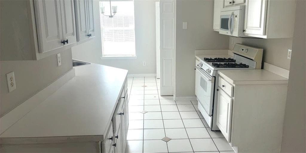 3 bedroom, 2 bathroom, 1,368 sq ft single family residence for sale at 248 Brannans Walk, Mcdonough, GA 30253 — photo 5