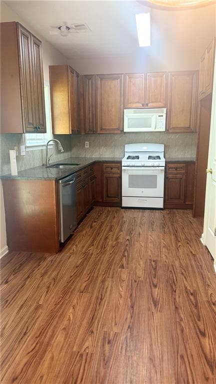 4 bedroom, 3 bathroom, 1,866 sq ft single family residence for rent at 1475 Brookdale Drive, Sugar Hill, GA 30518 for $1,998 a month — photo 7