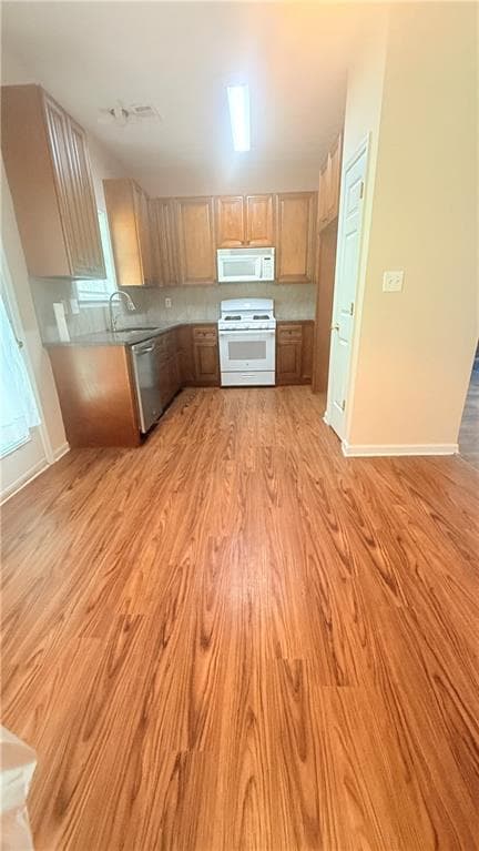 4 bedroom, 3 bathroom, 1,866 sq ft single family residence for rent at 1475 Brookdale Drive, Sugar Hill, GA 30518 for $1,998 a month — photo 8