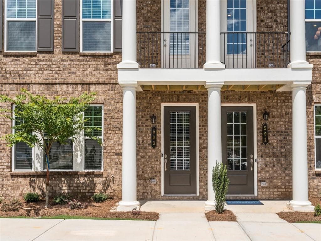 3 bedroom, 4 bathroom, 2,018 sq ft townhouse for rent at 503 Headwind Way, Alpharetta, GA 30005 for $3,500 a month — photo 3