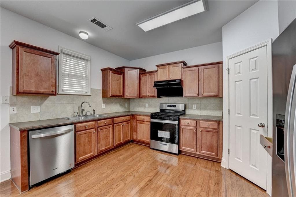 4 bedroom, 4 bathroom, 2,485 sq ft single family residence for rent at 2104 Nelms Pointe Landing, Lawrenceville, GA 30043 for $2,700 a month — photo 10