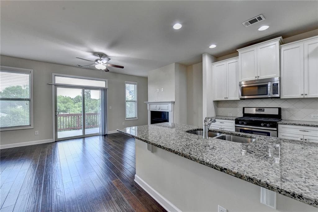 3 bedroom, 4 bathroom, 1,980 sq ft townhouse for rent at 4307 Tacoma Trace, Suwanee, GA 30024 for $3,100 a month — photo 7