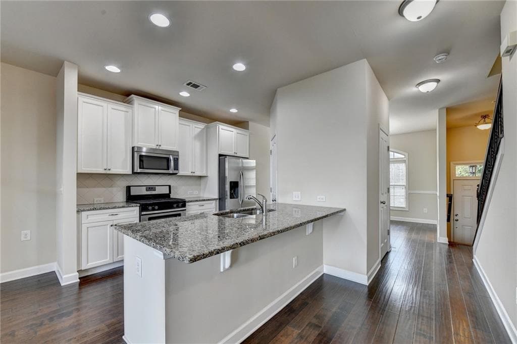 3 bedroom, 4 bathroom, 1,980 sq ft townhouse for rent at 4307 Tacoma Trace, Suwanee, GA 30024 for $3,100 a month — photo 8
