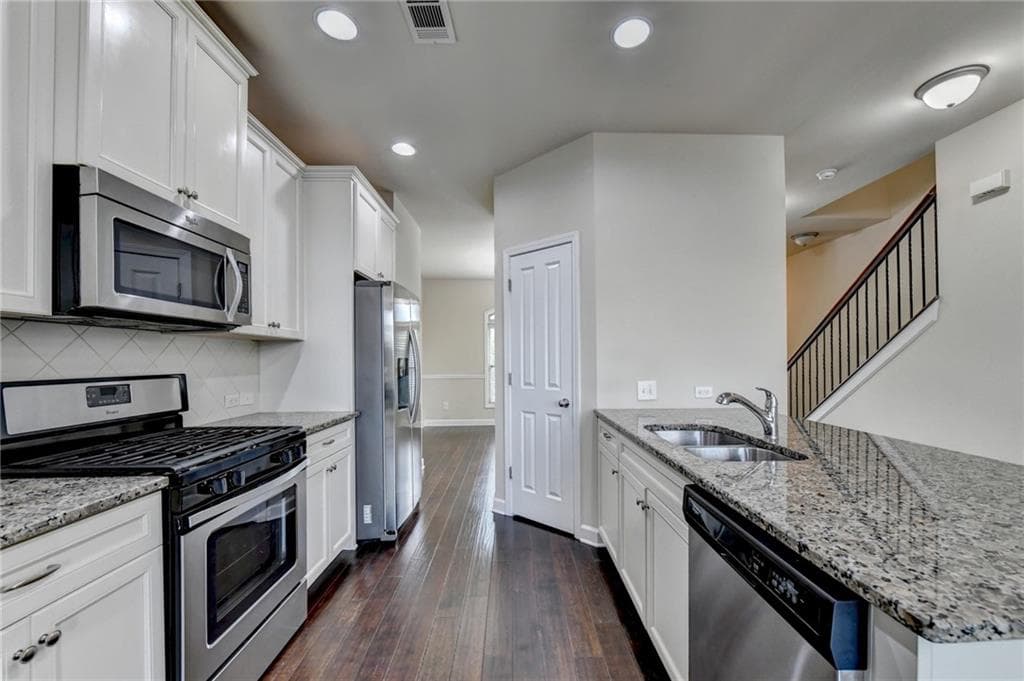 3 bedroom, 4 bathroom, 1,980 sq ft townhouse for rent at 4307 Tacoma Trace, Suwanee, GA 30024 for $3,100 a month — photo 10
