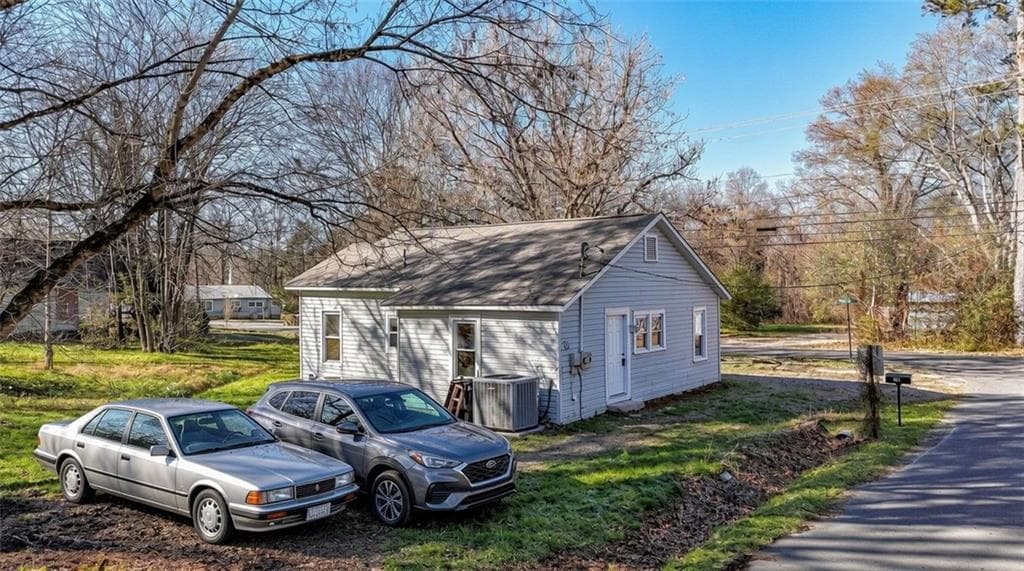 3 bedroom, 1 bathroom, 870 sq ft single family residence under contract at 562 Highland Avenue, Summerville, GA 30747 — photo 7