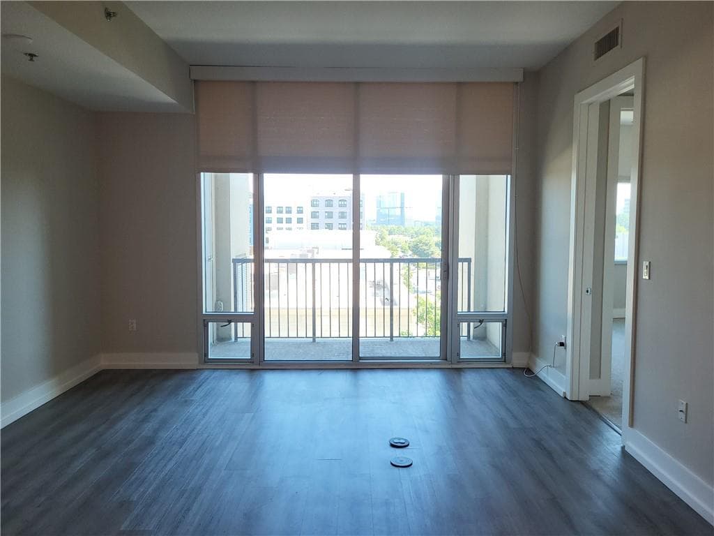 1 bedroom, 1 bathroom, 956 sq ft condominium for rent at 4561 Olde Perimeter Way 406, Atlanta, GA 30346 for $1,800 a month — photo 6