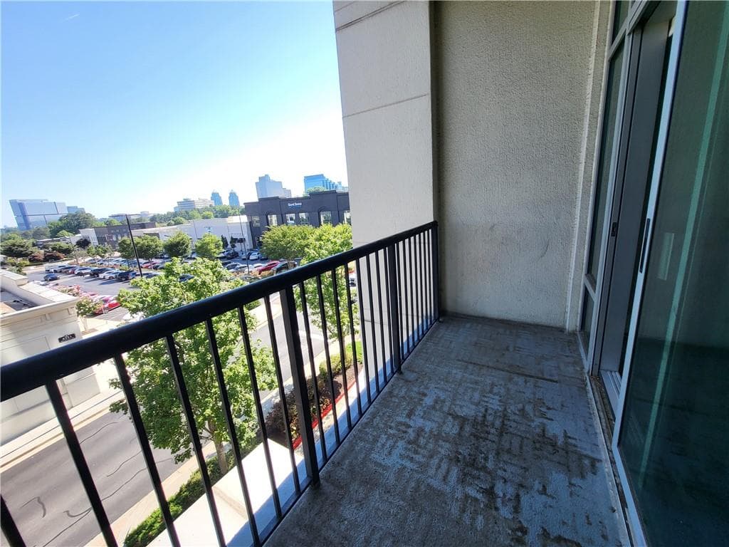 1 bedroom, 1 bathroom, 956 sq ft condominium for rent at 4561 Olde Perimeter Way 406, Atlanta, GA 30346 for $1,800 a month — photo 10