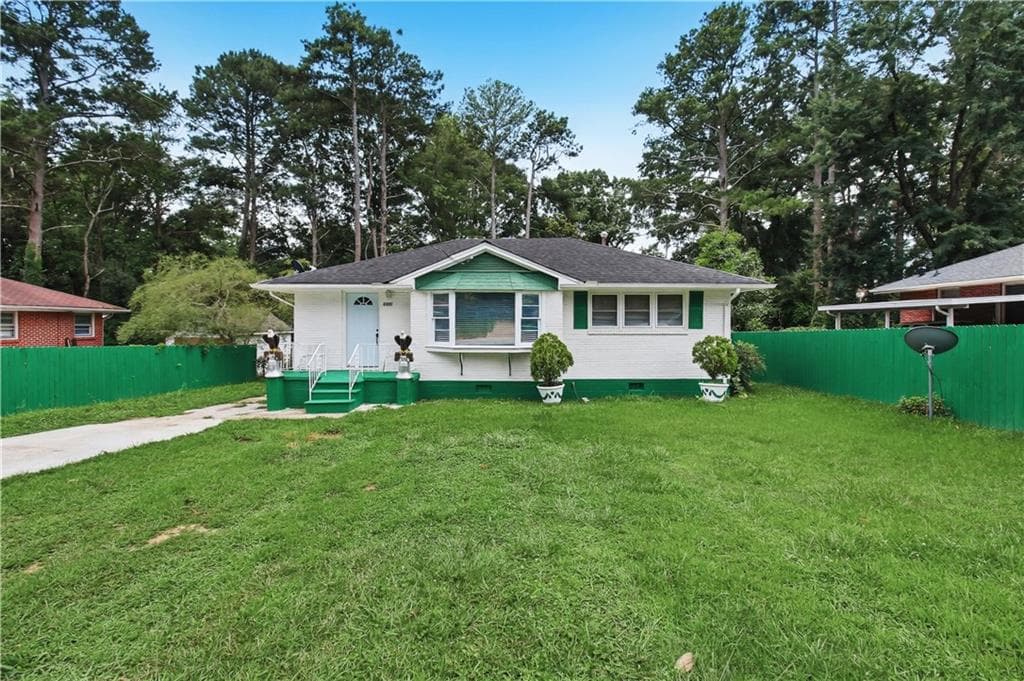 3 bedroom, 1 bathroom, 1,040 sq ft single family residence for sale at 1101 Lloyd Drive, Forest Park, GA 30297