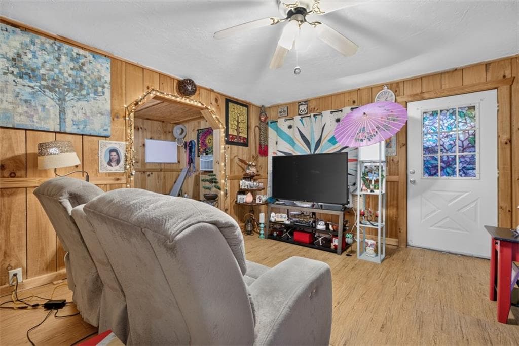 2 bedroom, 1 bathroom, 1,016 sq ft single family residence for sale at 61 Rogers Cove Lane, Clayton, GA 30525 — photo 6
