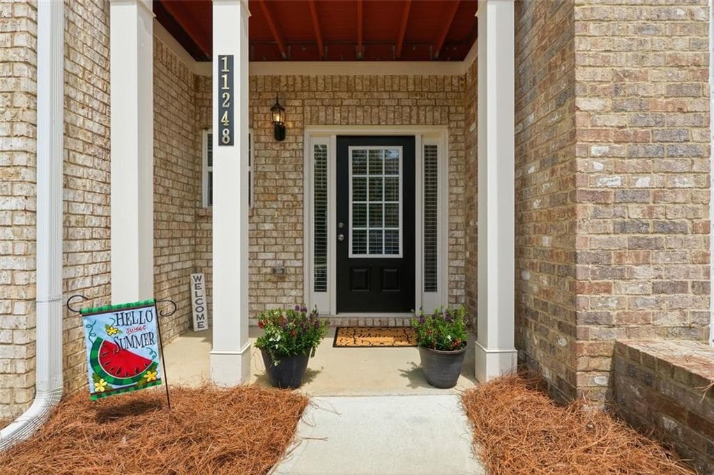 3 bedroom, 3 bathroom, 1,636 sq ft townhouse for sale at 11248 Benton Loop, Covington, GA 30014 — photo 3