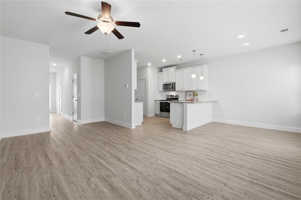 3 bedroom, 3 bathroom, 1,636 sq ft townhouse for sale at 11248 Benton Loop, Covington, GA 30014 — photo 8