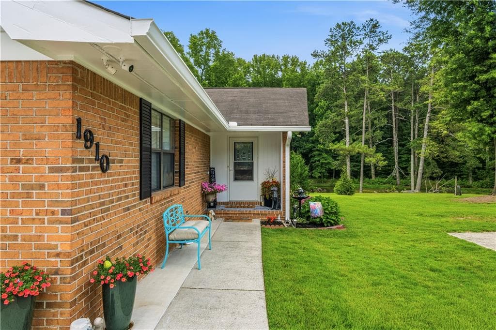 5 bedroom, 5 bathroom, 3,750 sq ft single family residence for sale at 1910 Mack Road, Douglasville, GA 30135 — photo 2