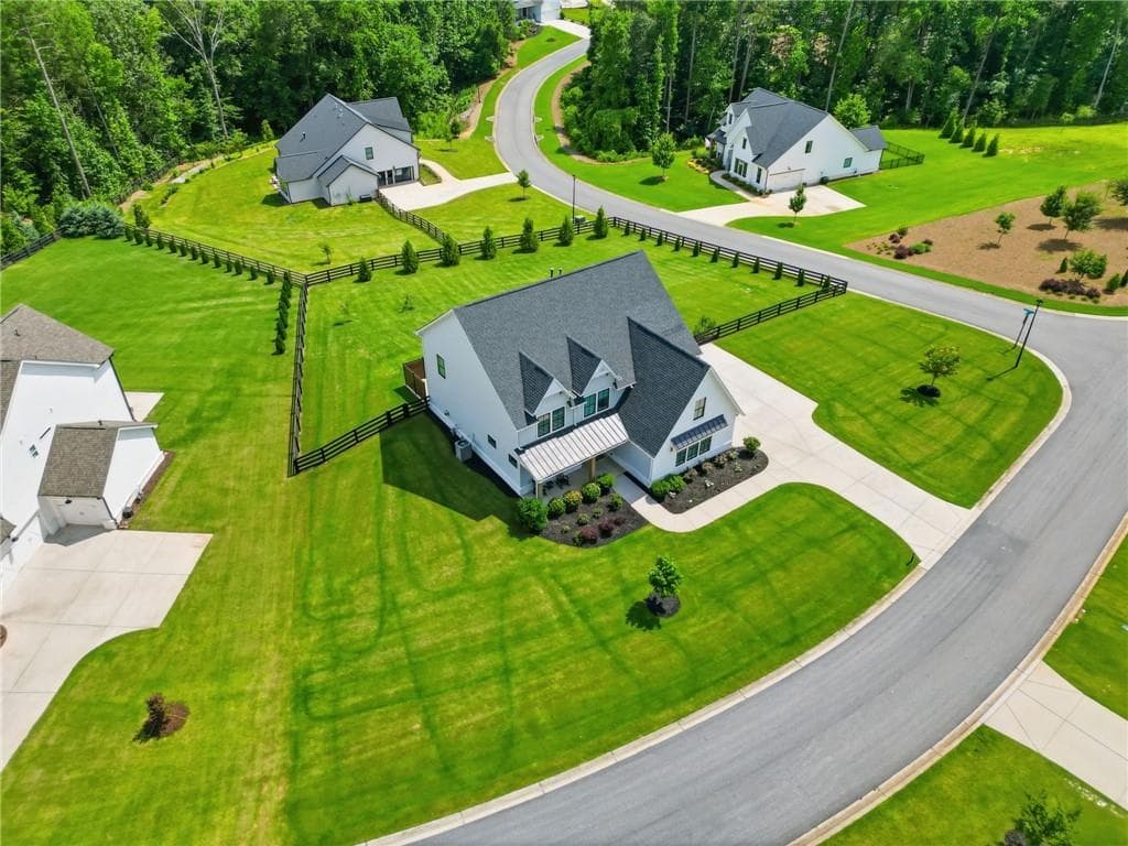 5 bedroom, 4 bathroom, 3,409 sq ft single family residence for sale at 8110 Beryl Overlook, Gainesville, GA 30506 — photo 6