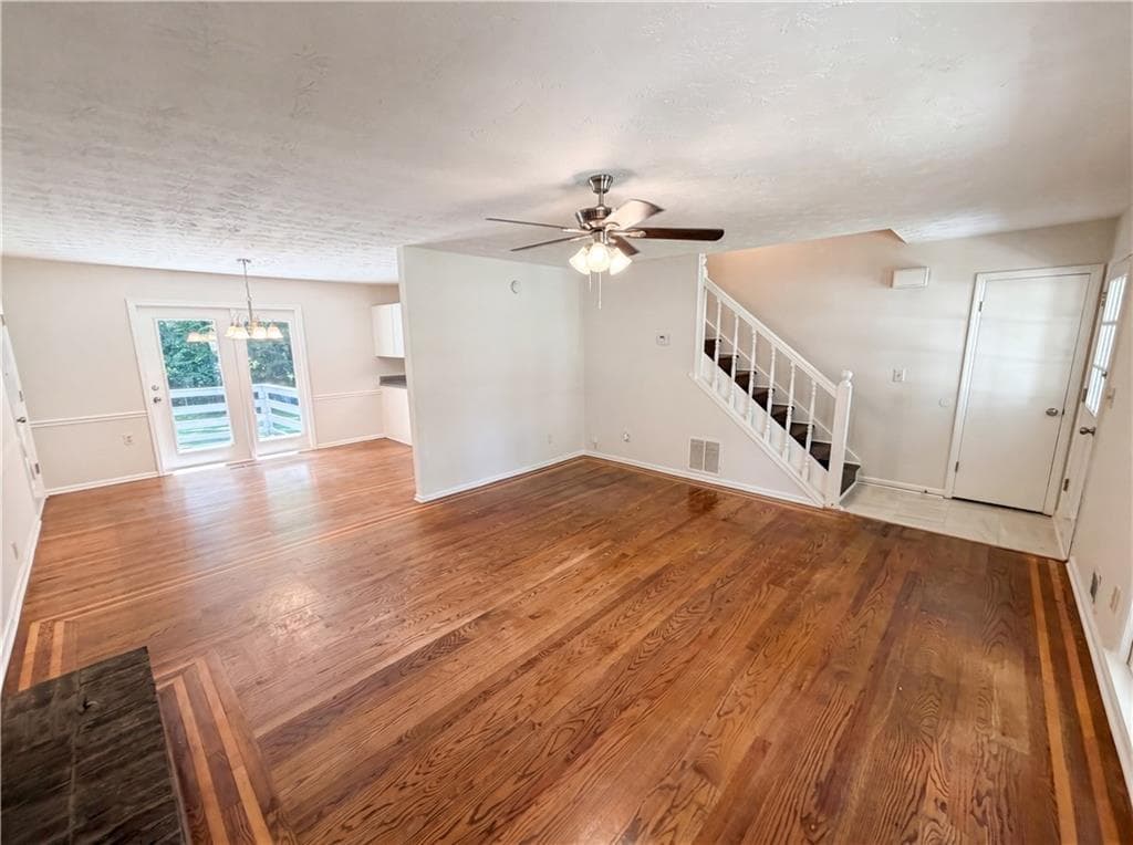 3 bedroom, 2 bathroom, 1,549 sq ft single family residence for sale at 1761 Keenland Place, Lawrenceville, GA 30043 — photo 5